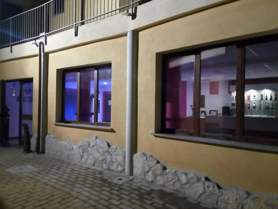 Hotel Bena E Traes Laerru Exterior photo