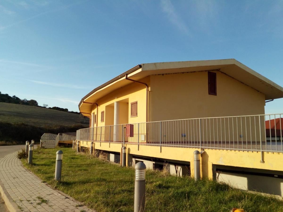 Hotel Bena E Traes Laerru Exterior photo